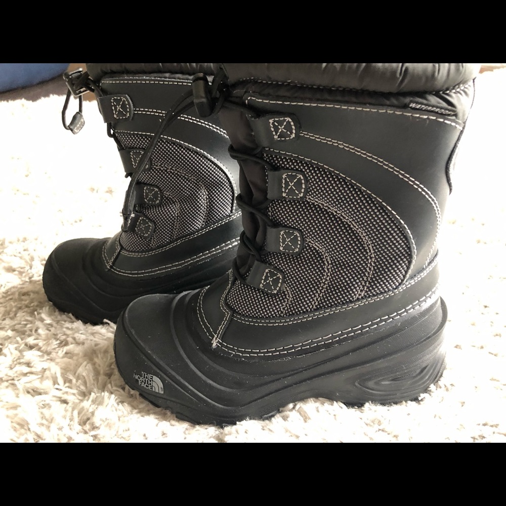 The North Face boys snow boots